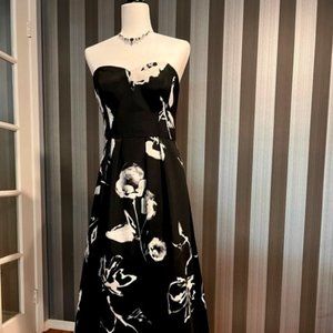 DECODE 1.8 Gown, SIZE 8, Black with white roses